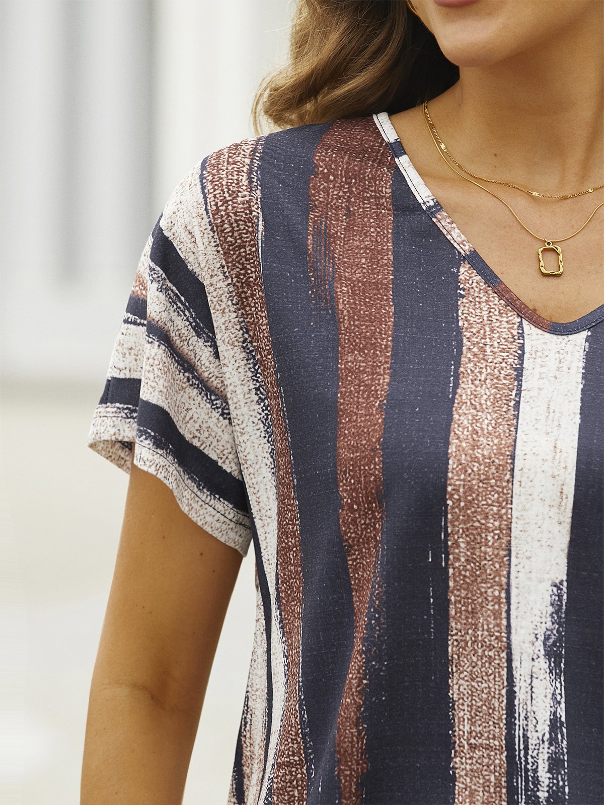 Stripes V Neck Basic Shift T-shirt