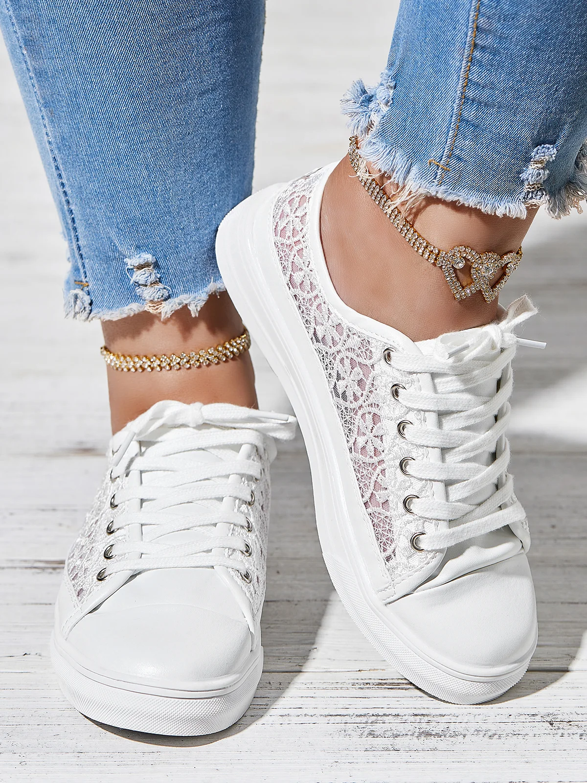 Casual Breathable Hollow out Lace Canvas Shoes
