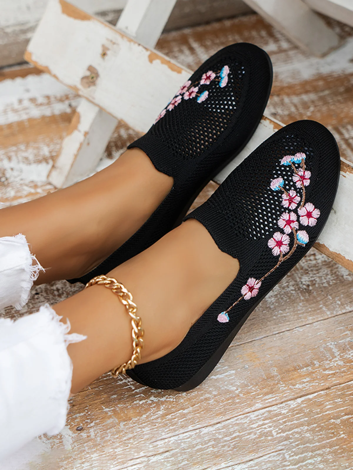 Floral Embroidery Breathable Mesh Fabric Flat Loafers