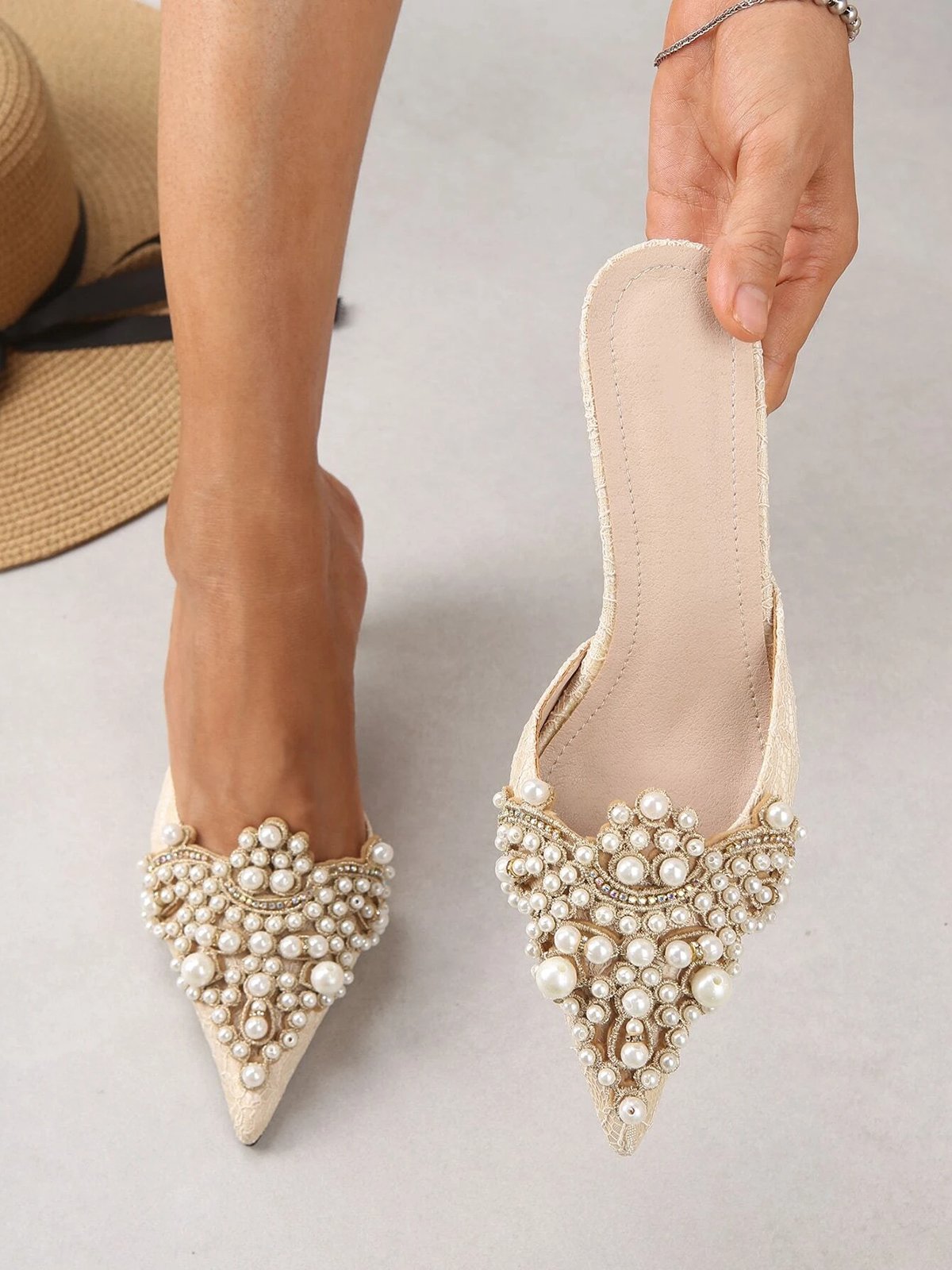 Elegant Ethnic Patterns Height Increasing Slip On Block Heel Mules Pearl