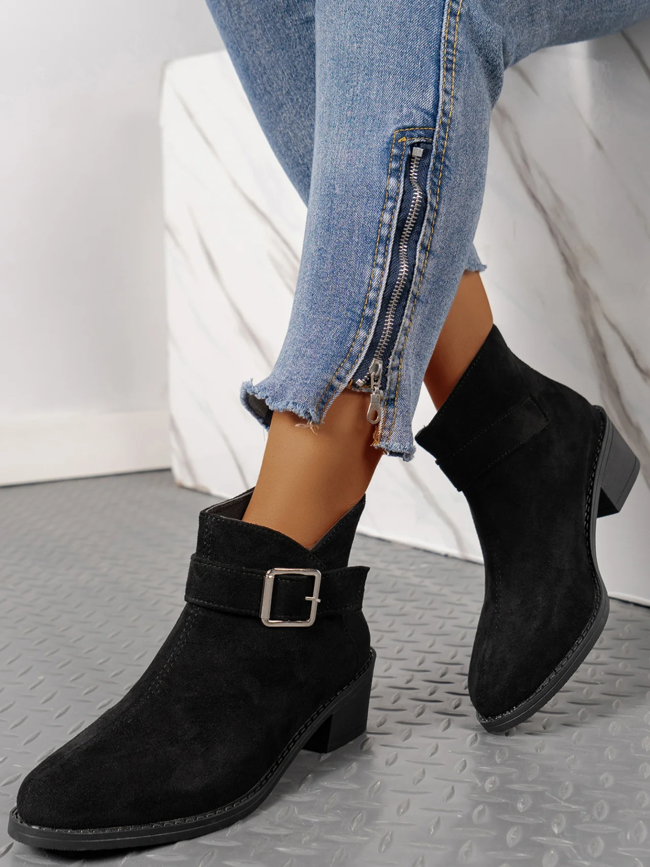 Casual Plain Zipper Low Heel Chelsea Boots