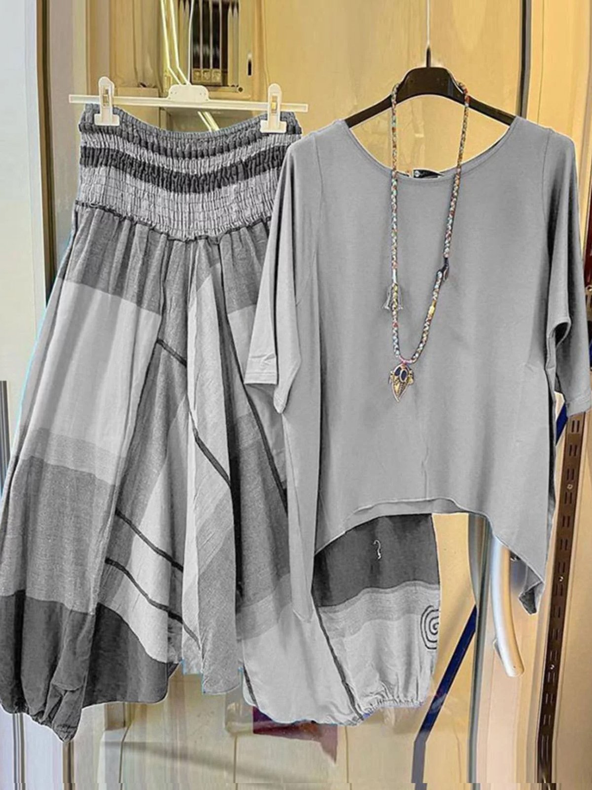 Women Geometric Crew Neck Half Sleeve Comfy Casual Top With Pants Two-Piece Set