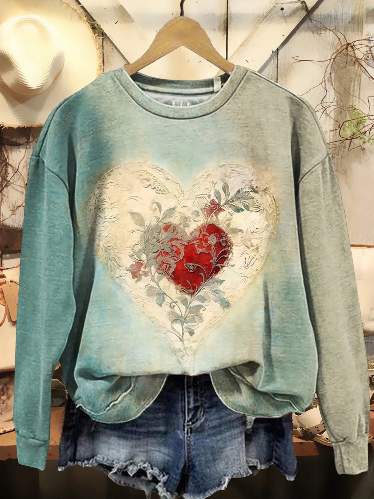 Casual Crew Neck Heart/Cordate Sweatshirt