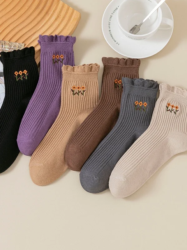 New Pure Cotton Japanese Retro Literary Flower Middle Tube Women's Socks Sweat-absorbent Breathable Embroidered Flower Socks