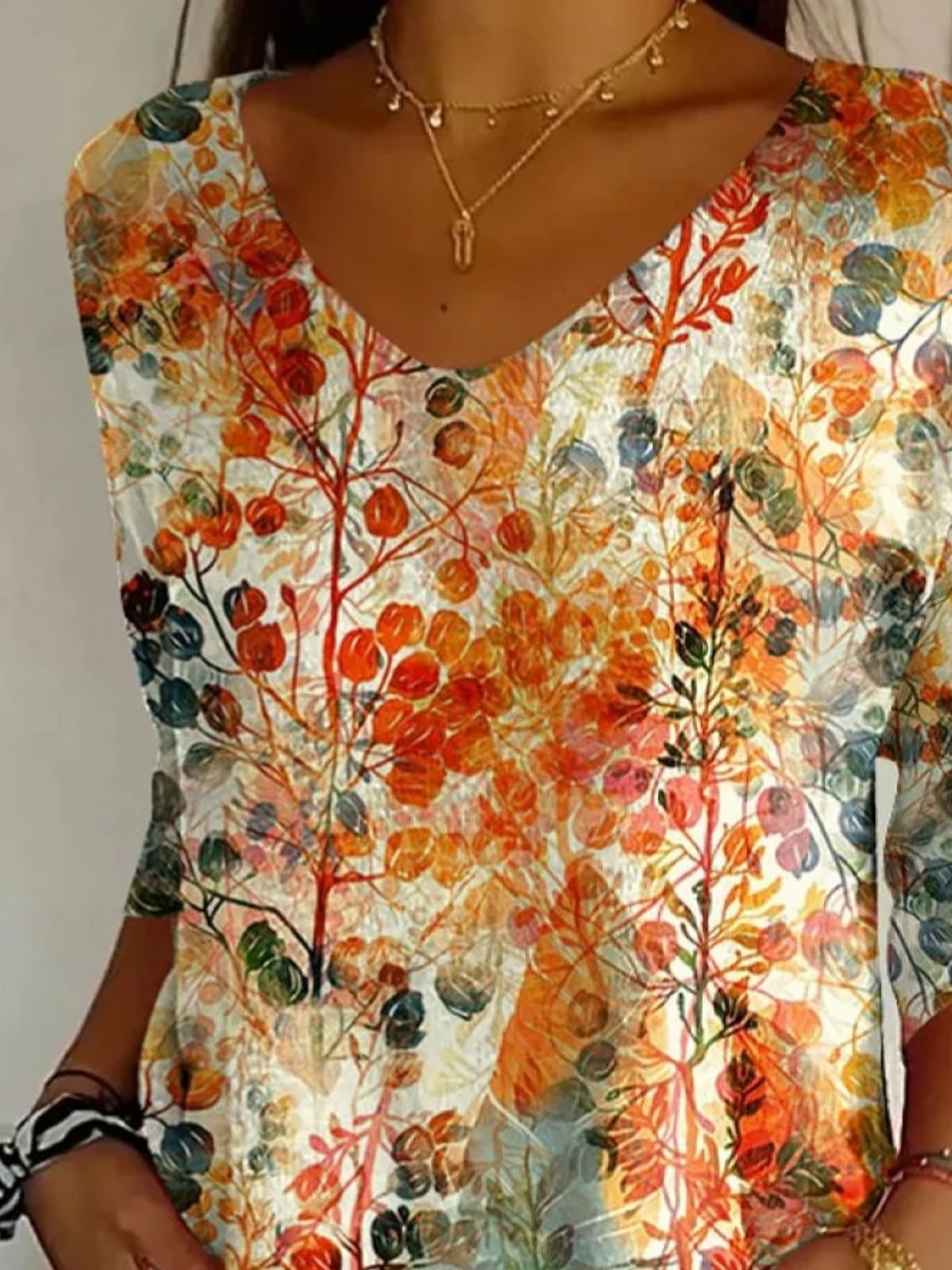 Vintage Painting V Neck Three Quarter Sleeve T-shirt