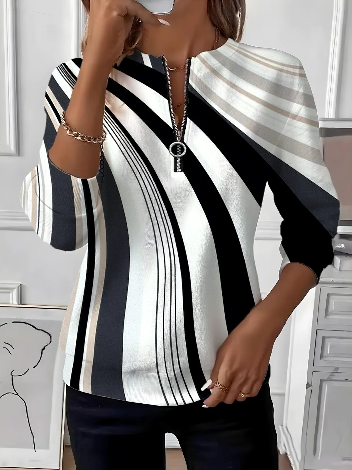 Vintage Crew Neck Striped Sweatshirt