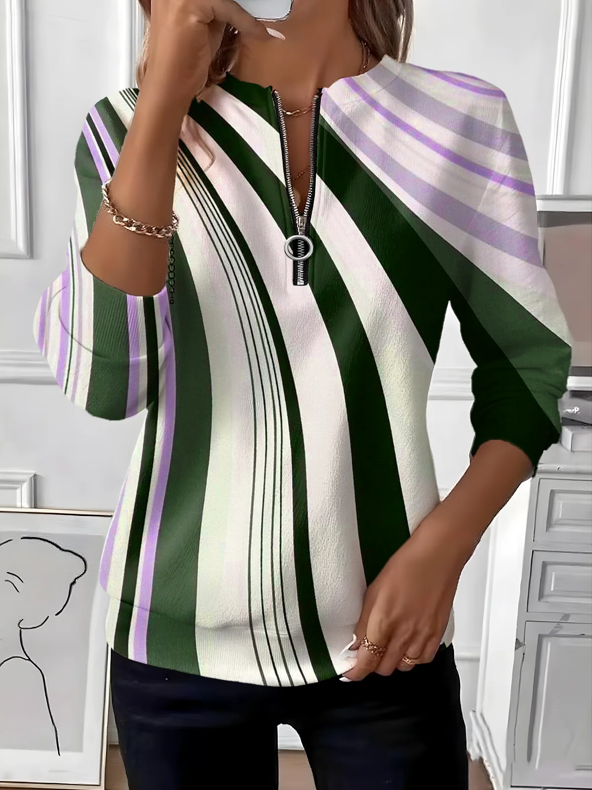 Vintage Crew Neck Striped Sweatshirt