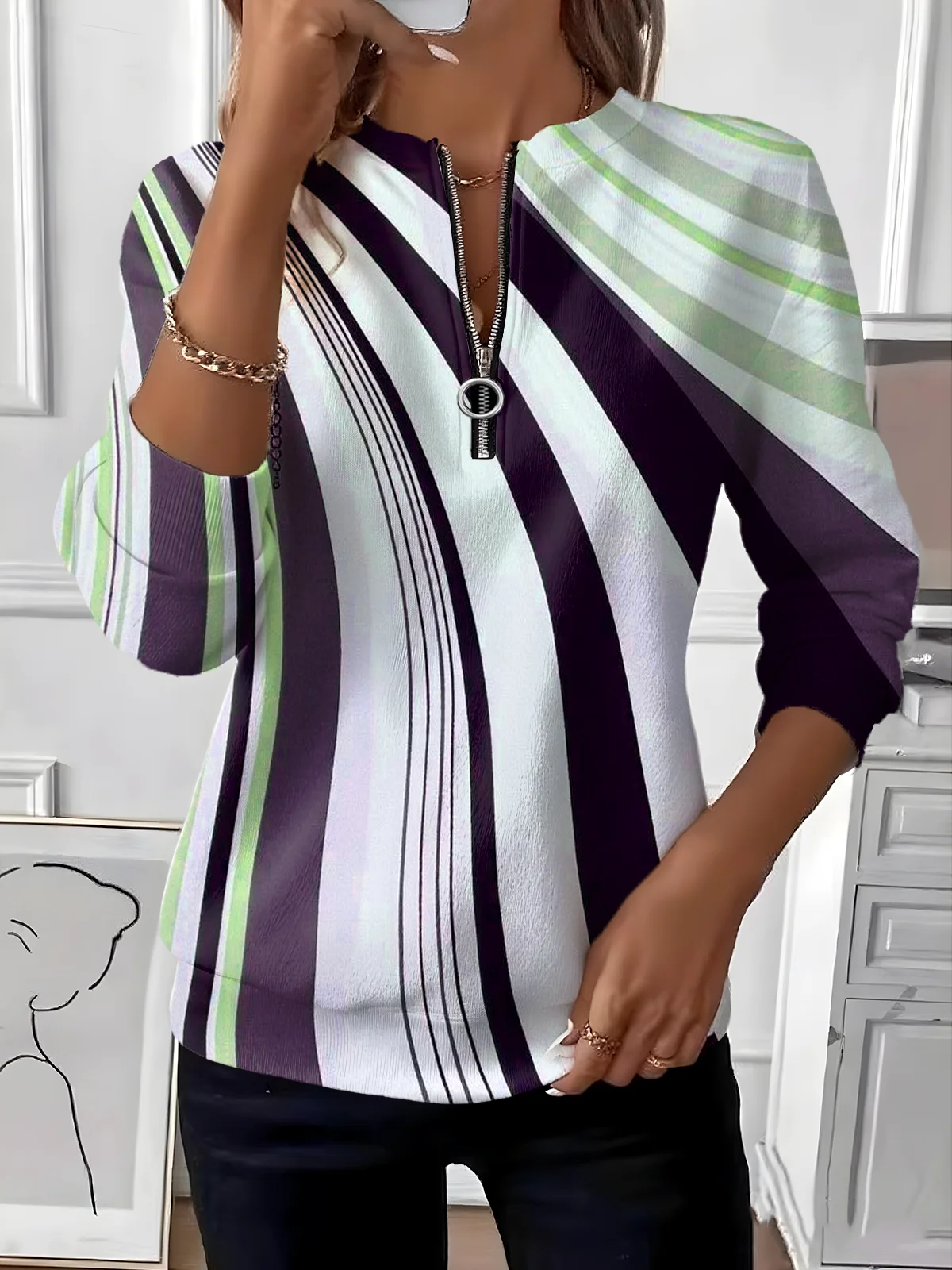 Vintage Crew Neck Striped Sweatshirt