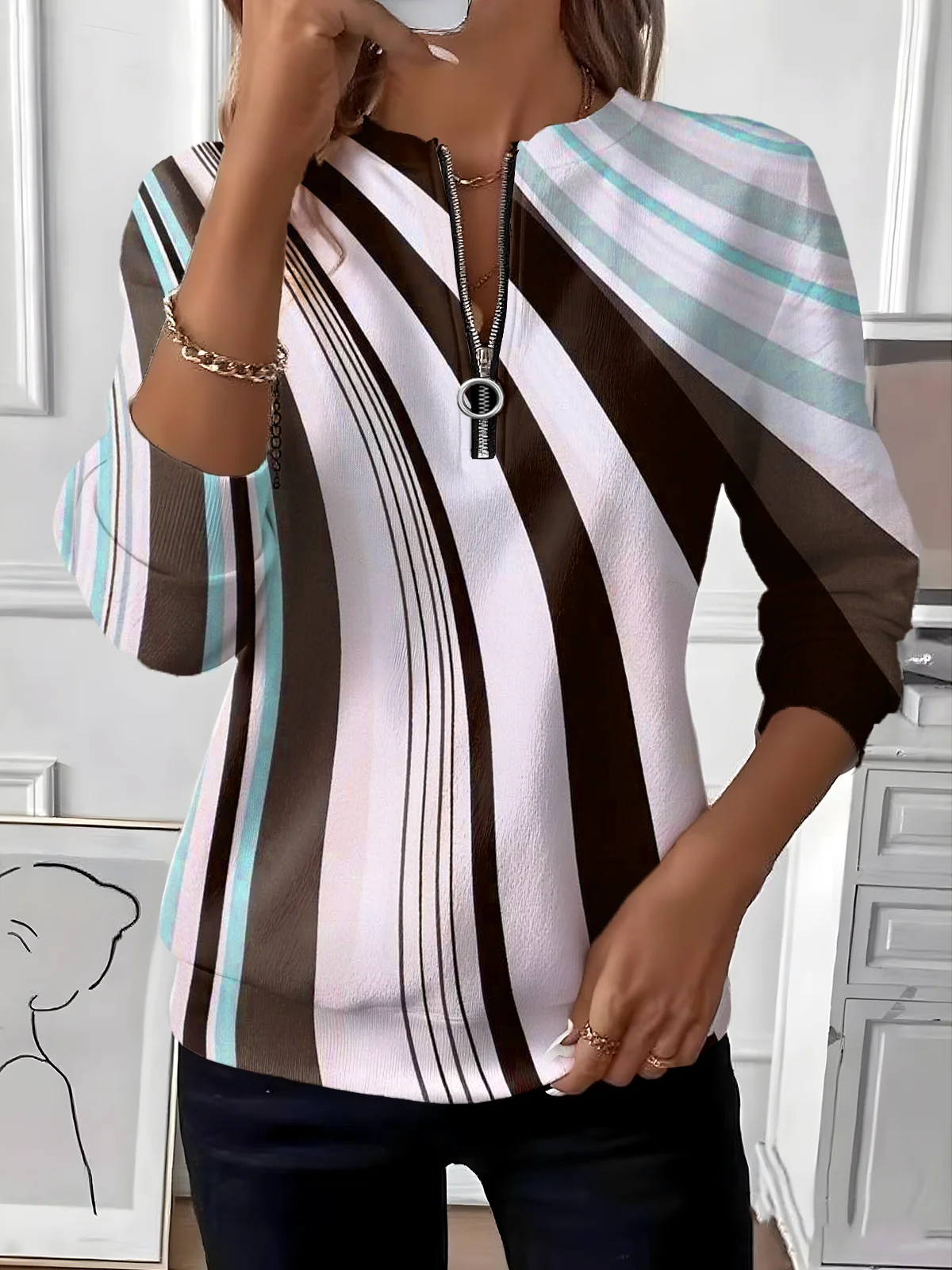 Vintage Crew Neck Striped Sweatshirt