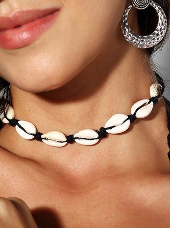 Shell Cropped Clavicle Necklace