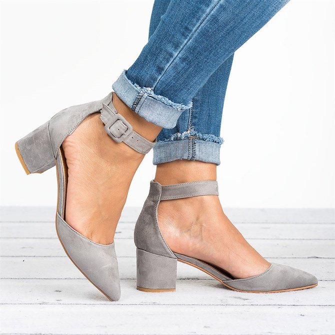 pointed toe chunky heel pump
