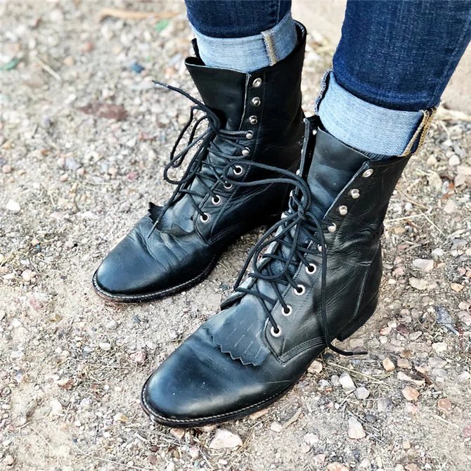 Women Vintage Soft Leather Lace Up Boots With Fringe | noracora