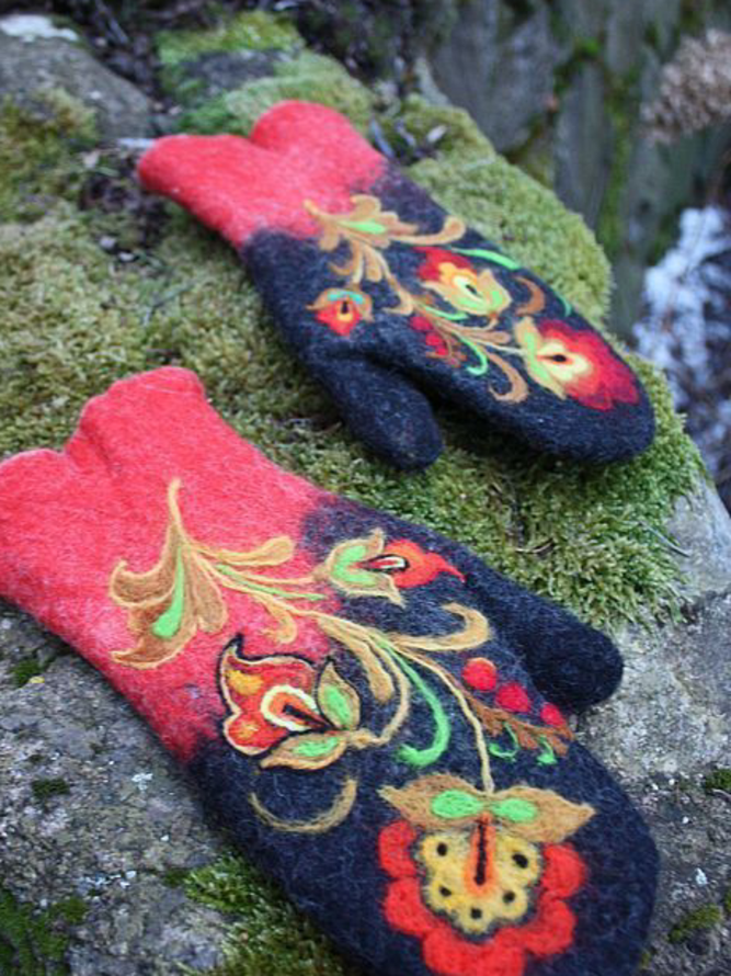Red Soft Vintage Cotton Gloves | noracora