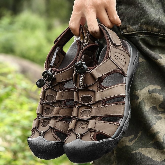 Men Anticollision Toe Outdoor Slip Resistant Leather Hiking Sandals